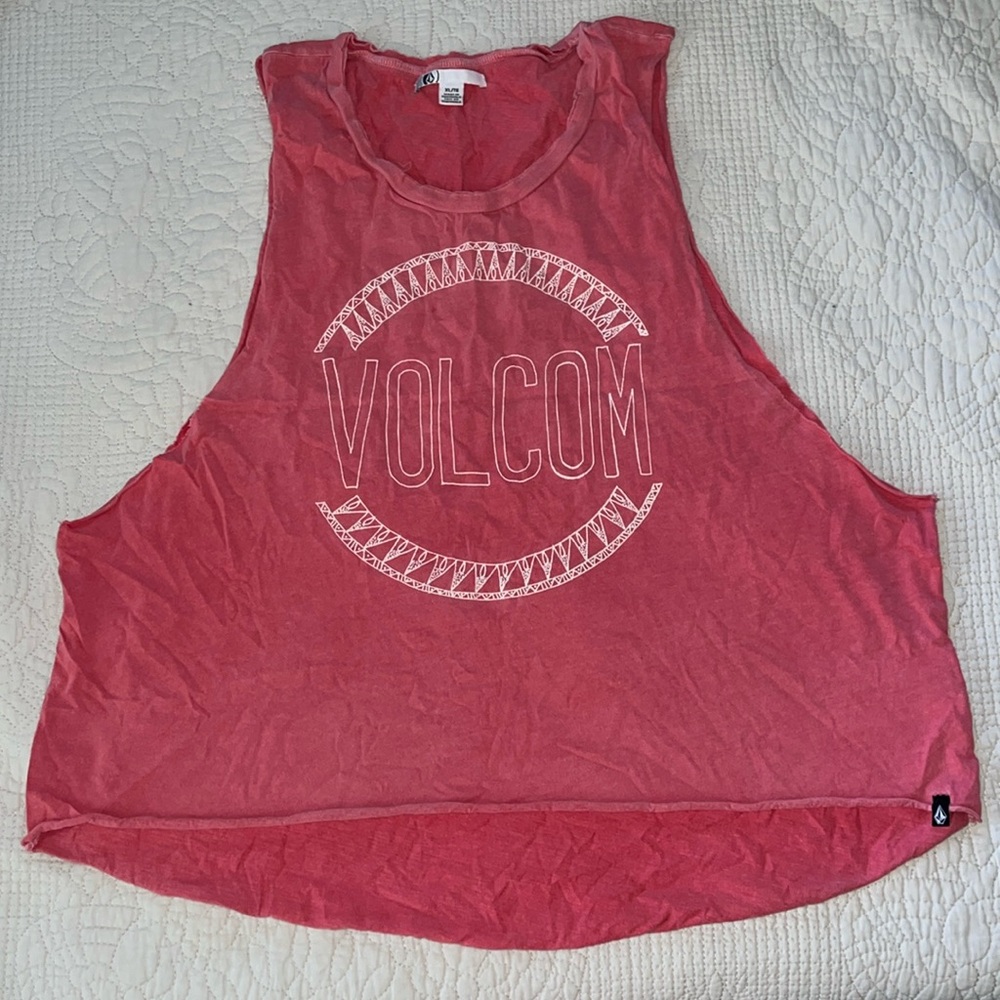 Women’s XL pink Volcom tank top. Lightweight stretchy material. Great condition.